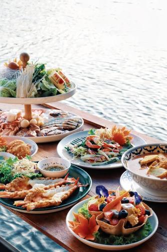 Food and beverages, Janthara Resort and Restaurant in Surat Thani