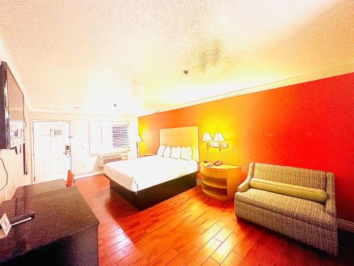 Casa Blanca Hotel & Suites Orange SR-55 Freeway, Near Honda Center, Chapman University, Disneyland