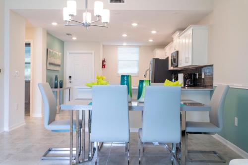 Wonderful 2 Bd Close to Disney @ Storey Lake 204 - image 11