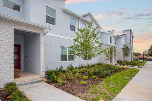 Marvelous 4 Bd w/ Pool Close to Disney 218 - image 11