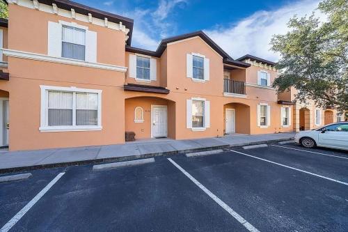 Charming 4Bd Close to Disney @ Regal Oaks 2783 - image 2