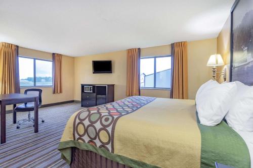 Super 8 by Wyndham Iowa Falls in Iowa Falls, USA