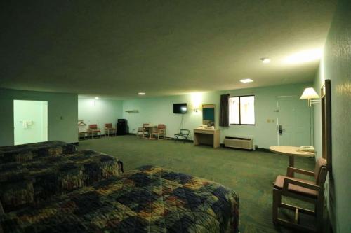 Travelodge by Wyndham Parkersburg in Parkersburg, USA