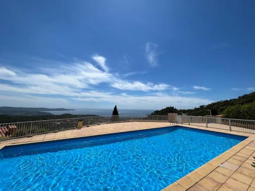 Appartement avec vue panoramique - Location saisonnière - Cavalaire-sur-Mer