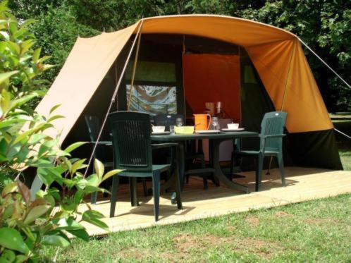 Tente aménagée 4pp - Camping - Camurac