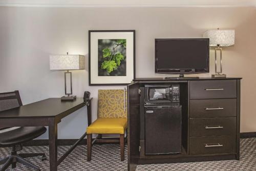 2 double beds