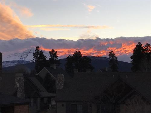 Big Mountain View Condo - image 14