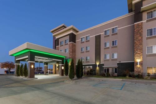 La Quinta Inn & Suites by Wyndham Wichita Falls - Msu Area