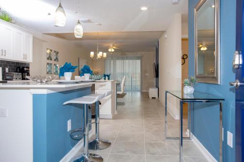 Stunning 2 Bedroom Apartment with AquaPark 304 - image 2