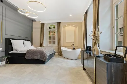 BOUTIQUE ROOMS I Luxus Suite I Center I Boxspring in Augsburg, Deutschland