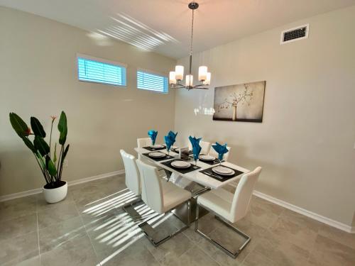 Luxury 3Bd Apartment Close to Disney @ Storey Lake Orlando 308 - image 9