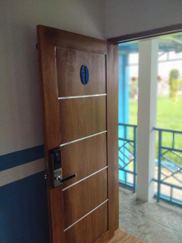 langit biru Room Type - Deluxe Double Room (2 Adults + 1 Child)