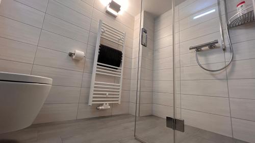 浴室, Pension zum Winterberg in 埃爾斯特爾韋爾達