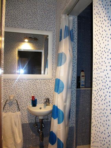 19th Century Apartment - image 2
