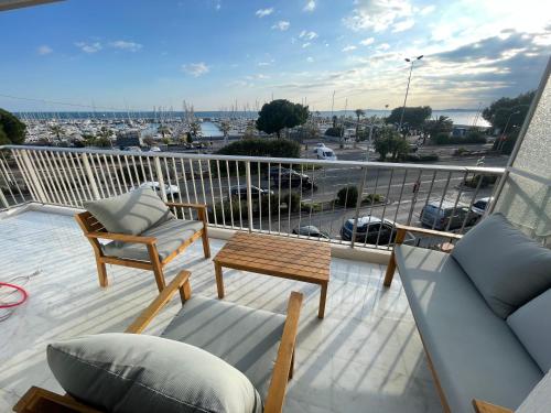 Appartement bord de mer avec piscine - Location saisonnière - Saint-Laurent-du-Var