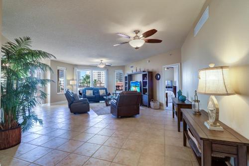 Stunning Beachfront 3 Bd Apartment @ Clearwater Belle Harbor - image 5