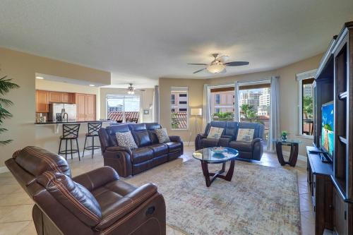Stunning Beachfront 3 Bd Apartment @ Clearwater Belle Harbor - image 9