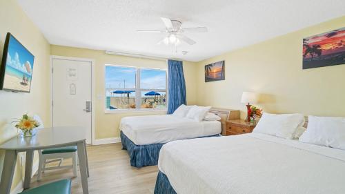 Guestroom, Glunz Ocean Beach Hotel and Resort in Marathon (FL)