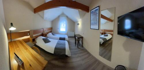 2 twin beds