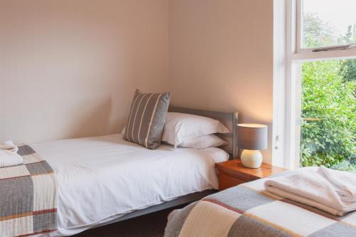 Luccombe Villa Holiday Apartments - image 8
