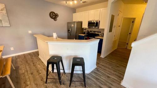 Stunning 4 Bedroom w/ Pool Close to Disney 4562 - image 12