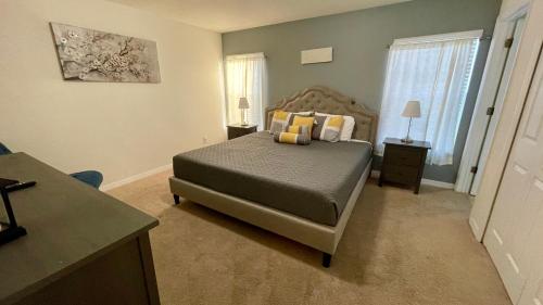 Stunning 4 Bedroom w/ Pool Close to Disney 4562 - image 10