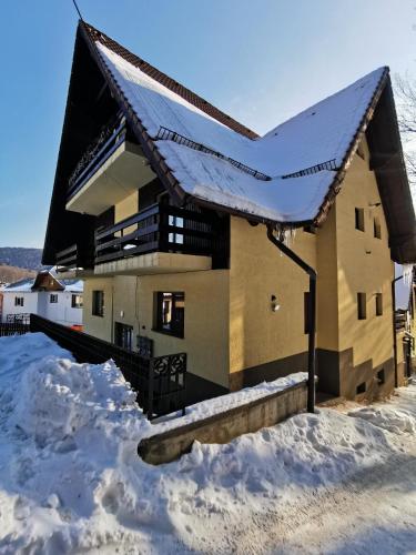 Apartament Kalinderu K1 Bușteni