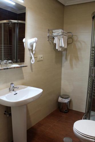 Hostal Madrid - image 13