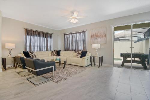 Five Bedrooms w/ GameRoom and Pool 4894 - image 11