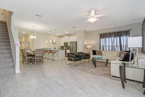 Five Bedrooms w/ GameRoom and Pool 4894 - image 14