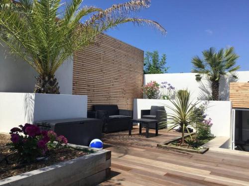 Villa Exceptionnelle Piscine et Jardin privé Séjour Haut de gamme proche La Rochelle (Villa Exceptionnelle Piscine et Jardin prive Sejour Haut de gamme proche La Rochelle) in Sainte Soulle