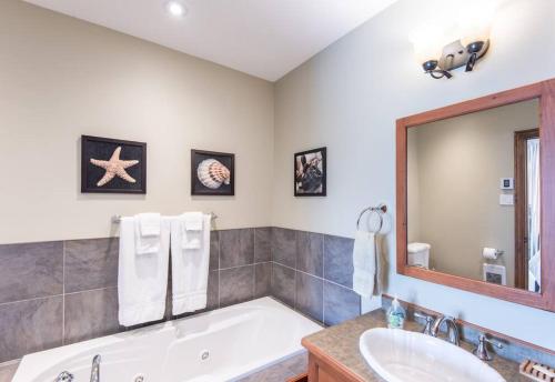 Condo on Golf near Bike Trail w/ 2 Bdrm 2 Bath, Мон-Трамблан (фото 7)