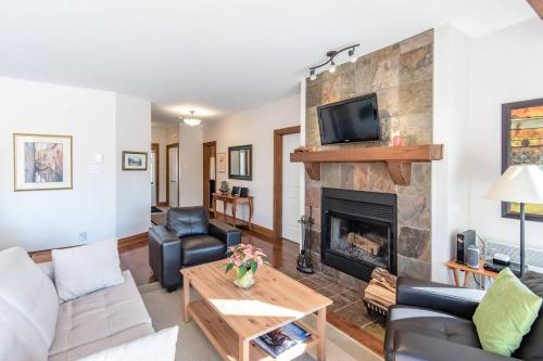Condo on Golf near Bike Trail w/ 2 Bdrm 2 Bath, Мон-Трамблан (фото 6)