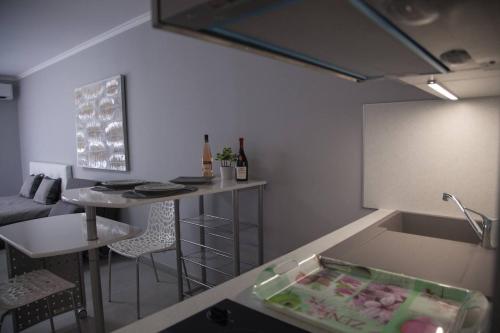 Beau studio avec vue mer à 50 m proche de la plage Beau studio avec vue mer à 50 m proche de la plage