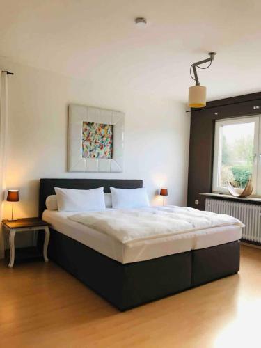 B&B Dortmund - schöne große Wohnung 2 Schlafzimmer bis 6 Pax nähe Stadion Signal Iduna - Bed and Breakfast Dortmund