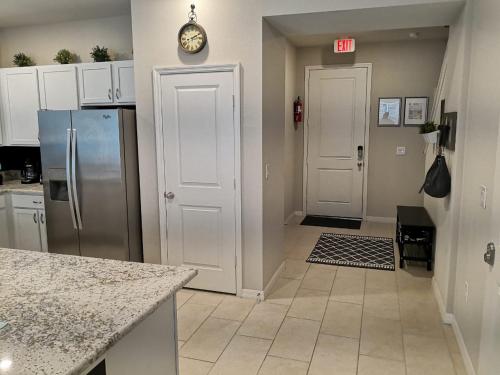Splendid 4 Bedroom Home Close to Disney 5168A - image 6