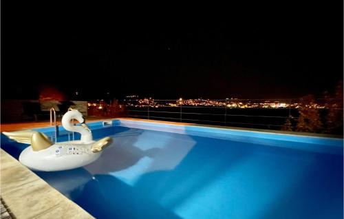  Amazing Home In Samobor With 3 Bedrooms, Wifi And Outdoor Swimming Pool in Samobor