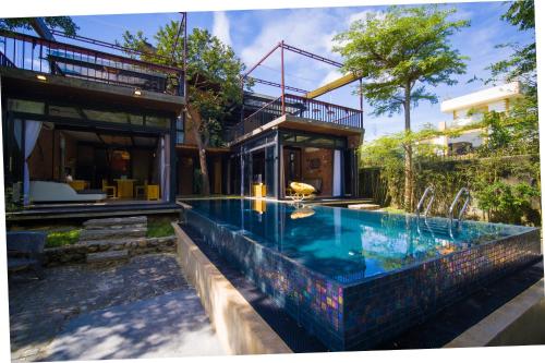 Swimming pool, AVilla Monkey in Tho Quang