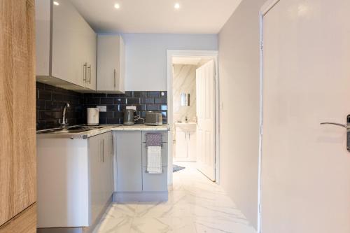 Amazing 3bedroom ground floor house with garden and 2 bathrooms in London