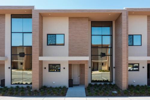 Splendid 3 Bd Close to Disney @ Magic Village 7527 - main image