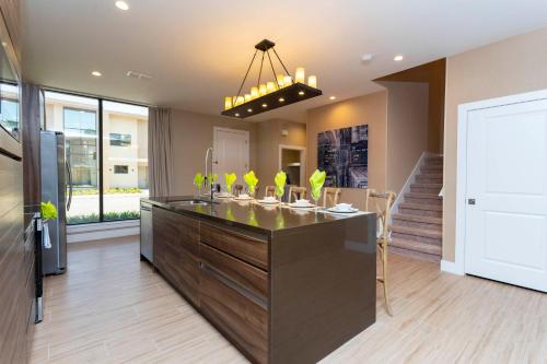 Splendid 3 Bd Close to Disney @ Magic Village 7527 - image 10