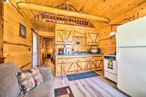 Clayton Cabin Rental Near Sardis Lake! in Haileyville
