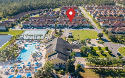 Stunning 4 Bd w/ Pool Close to Disney 8940 - image 2