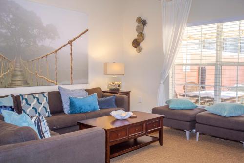 Stunning 4 Bd w/ Pool Close to Disney 8940 - image 6