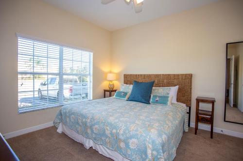 Stunning 4 Bd w/ Pool Close to Disney 8940 - image 11