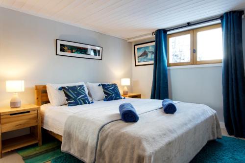 Chamonix Large Chalet, Sleeps 12, 200m2, 5 Bedroom, 4 Bathroom, Garden, Jacuzzi, Sauna
