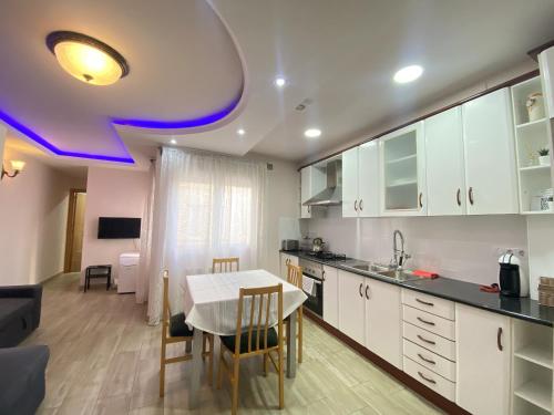B&B Sabadell - Entire New Apartment 20' from Barcelona - Bed and Breakfast Sabadell