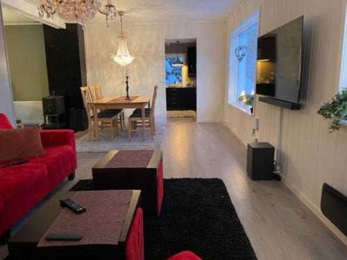 House with garage in central Lyngen in Lyngseidet