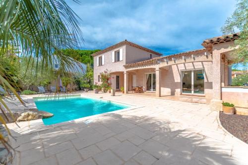 Villa for 9 people 15 mins walk from the beaches and the center of Ste Maxime - Accommodation - Sainte-Maxime