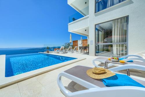 Villa with Sea View